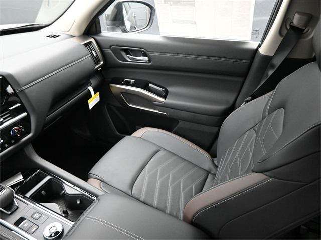 new 2025 Nissan Pathfinder car, priced at $48,962