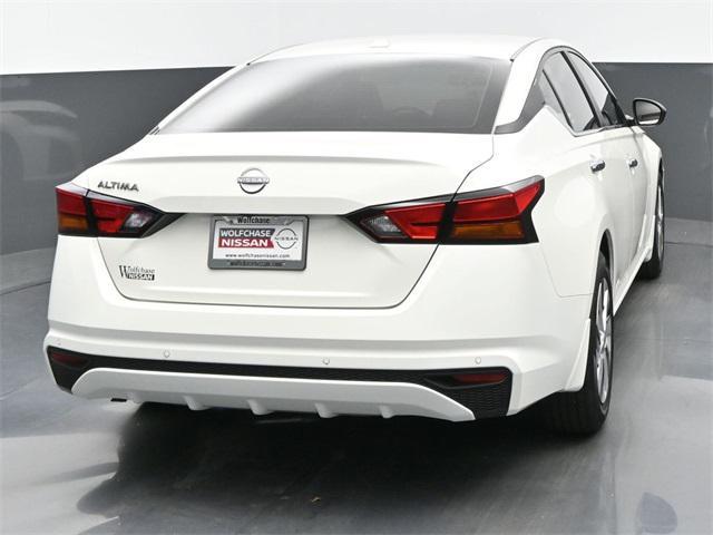 new 2025 Nissan Altima car, priced at $25,944