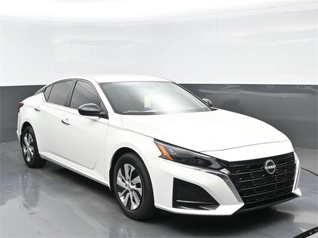 new 2025 Nissan Altima car, priced at $25,944