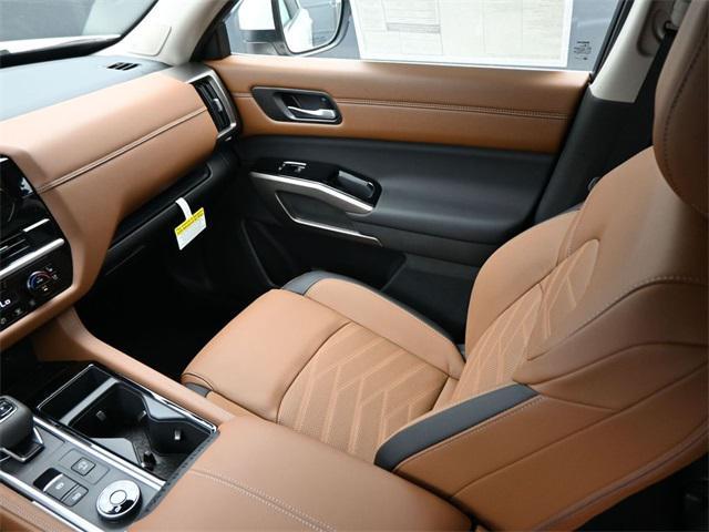 new 2025 Nissan Pathfinder car, priced at $49,856