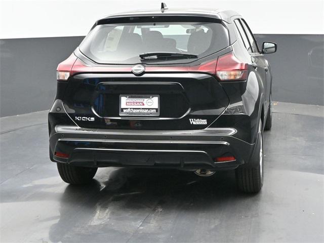 new 2025 Nissan Kicks car, priced at $22,135