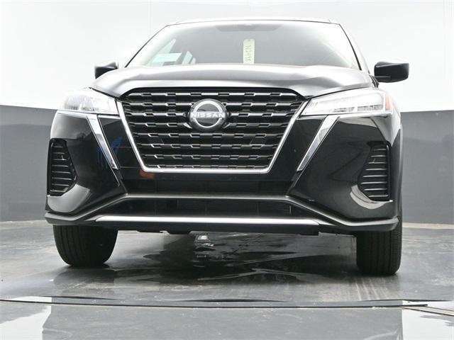 new 2025 Nissan Kicks car, priced at $22,135