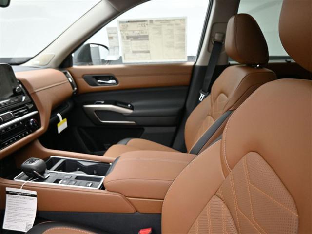 new 2025 Nissan Pathfinder car, priced at $49,794