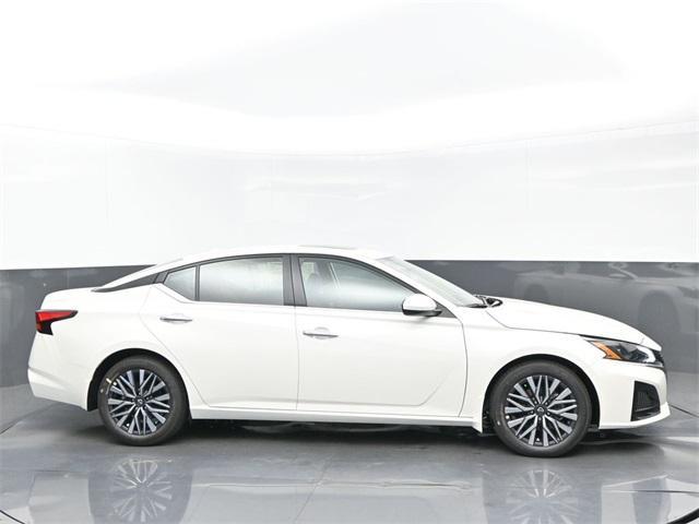 new 2025 Nissan Altima car, priced at $30,976
