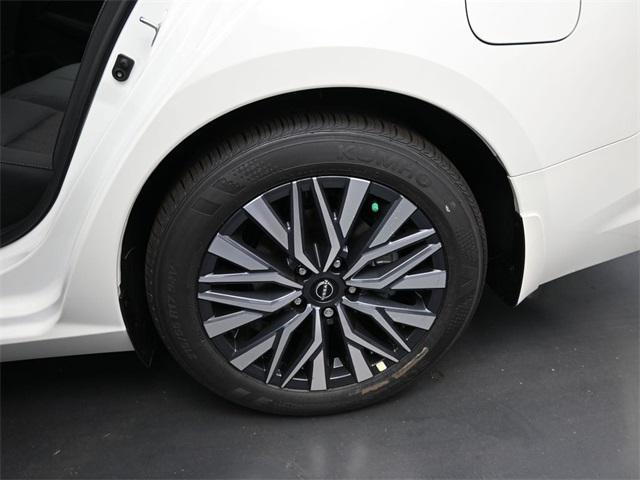 new 2025 Nissan Altima car, priced at $30,976