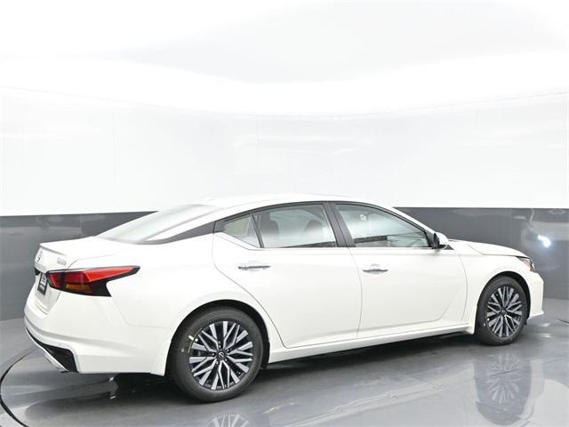 new 2025 Nissan Altima car, priced at $30,976