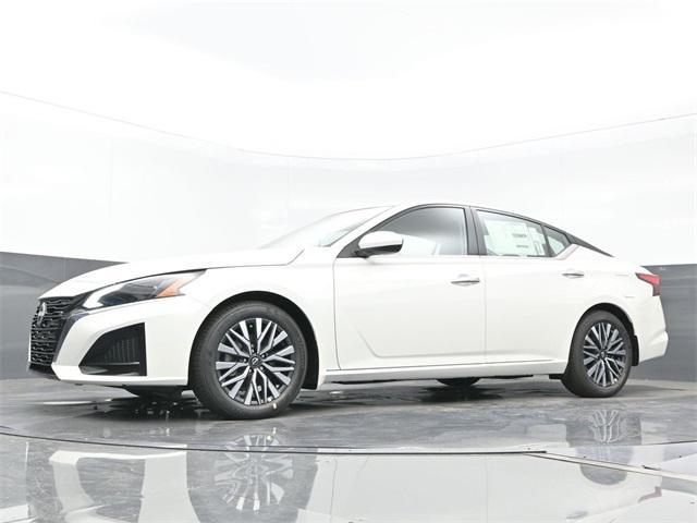 new 2025 Nissan Altima car, priced at $30,976