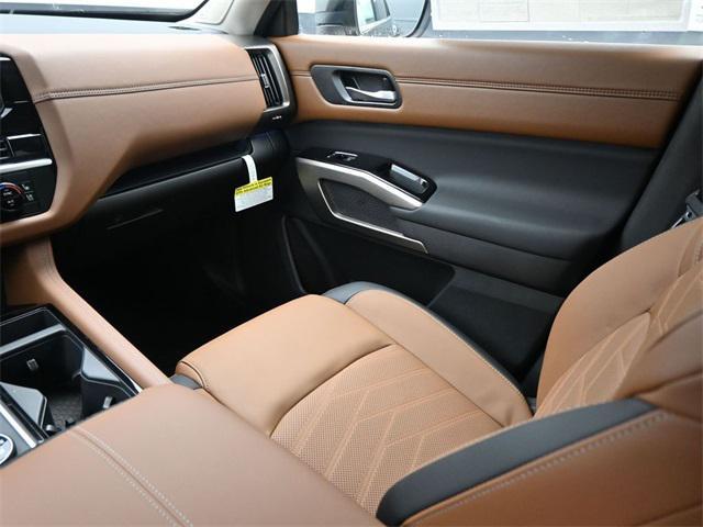 new 2025 Nissan Pathfinder car, priced at $50,654