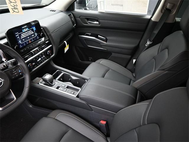 new 2025 Nissan Pathfinder car, priced at $39,953