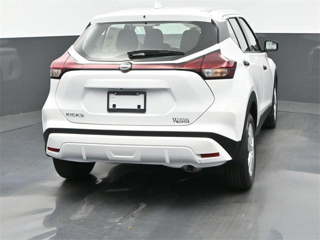 new 2025 Nissan Kicks car, priced at $21,949