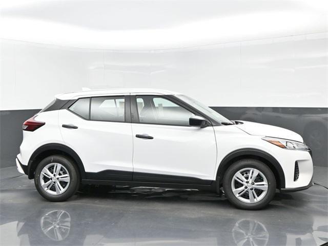 new 2025 Nissan Kicks car, priced at $21,949