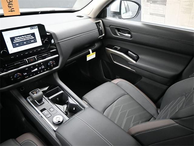 new 2025 Nissan Pathfinder car, priced at $49,825