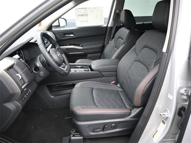 new 2025 Nissan Pathfinder car, priced at $49,825
