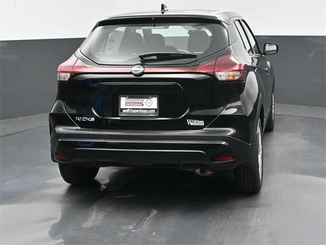 new 2025 Nissan Kicks car, priced at $21,949