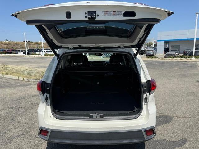 used 2018 Toyota Highlander car, priced at $26,581