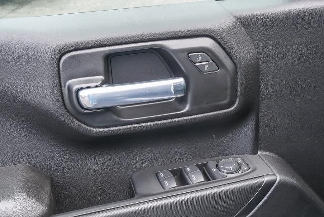 new 2025 Chevrolet Silverado 1500 car, priced at $43,140