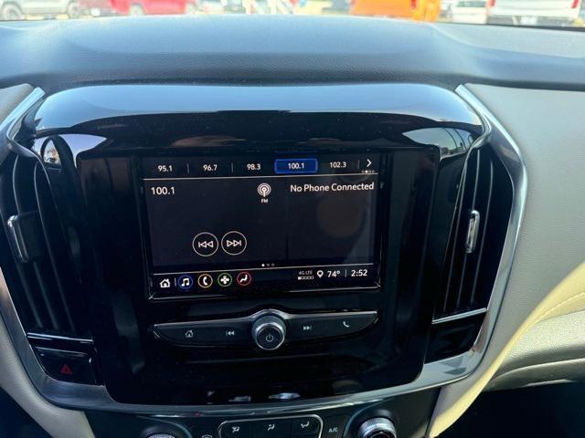 used 2023 Chevrolet Traverse car, priced at $27,981