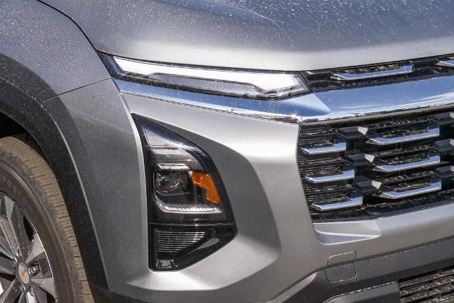 new 2025 Chevrolet Equinox car, priced at $30,090