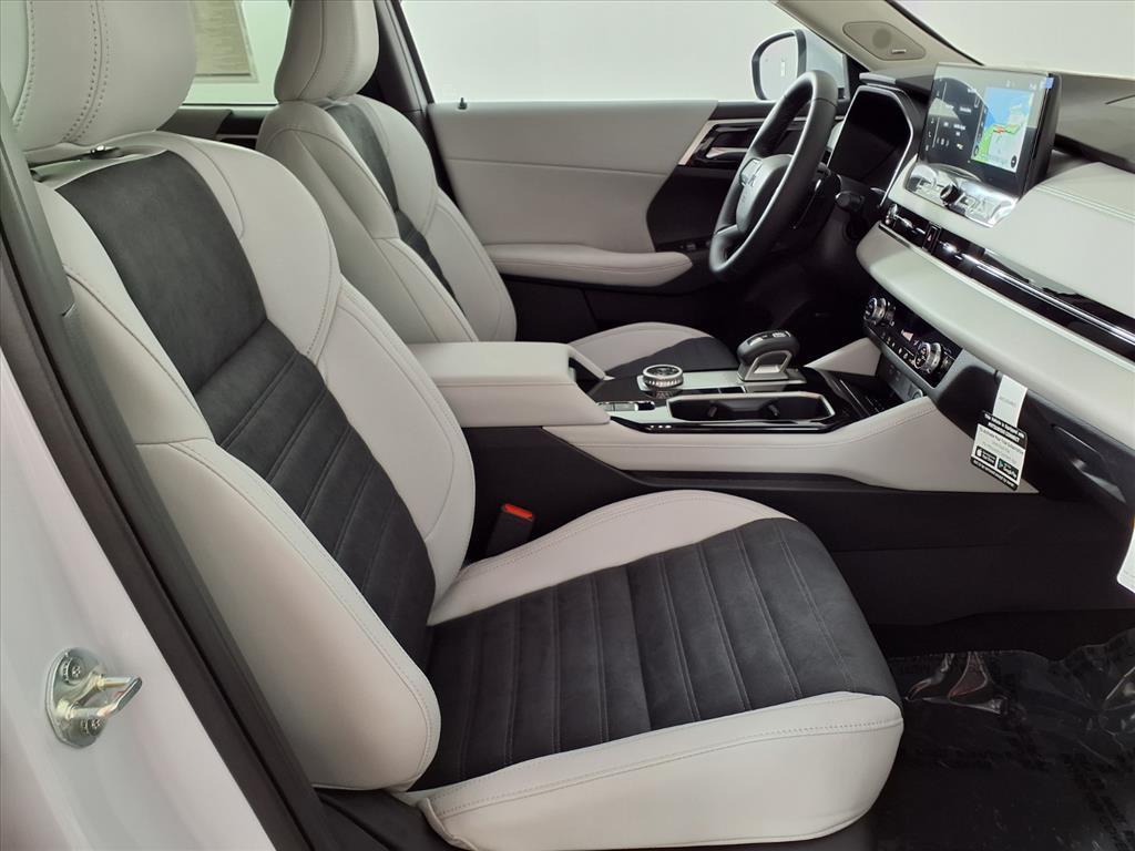 new 2025 Mitsubishi Outlander car, priced at $33,235