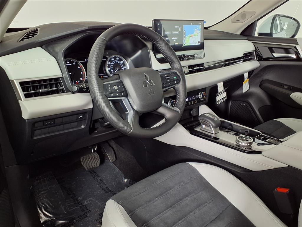 new 2025 Mitsubishi Outlander car, priced at $33,235
