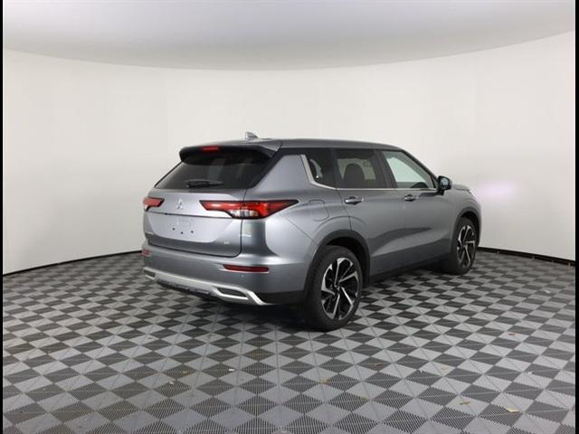 new 2024 Mitsubishi Outlander car, priced at $28,010