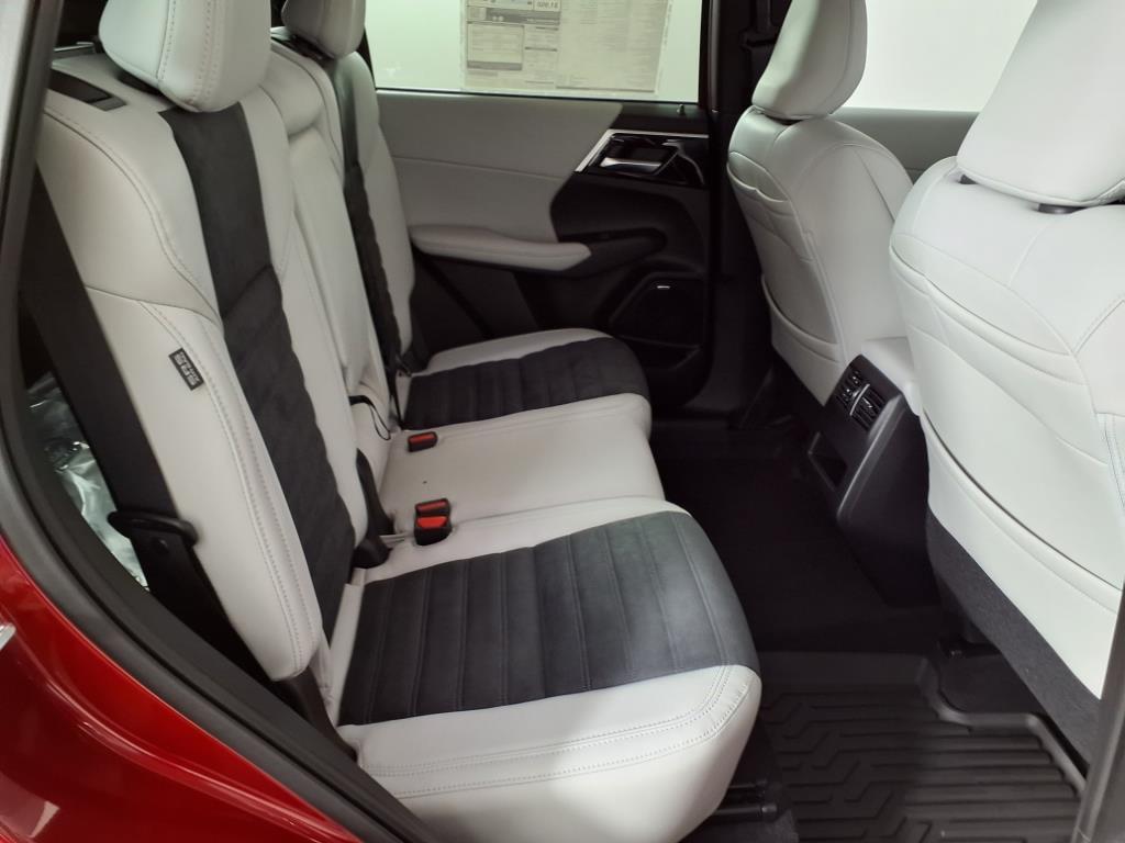 new 2025 Mitsubishi Outlander car, priced at $32,865