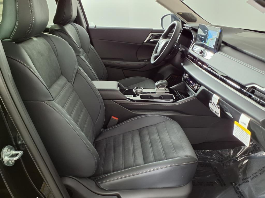 new 2025 Mitsubishi Outlander car, priced at $33,800