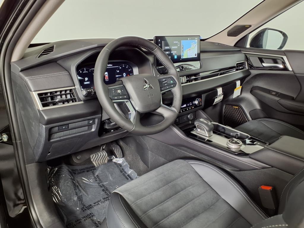 new 2025 Mitsubishi Outlander car, priced at $33,800