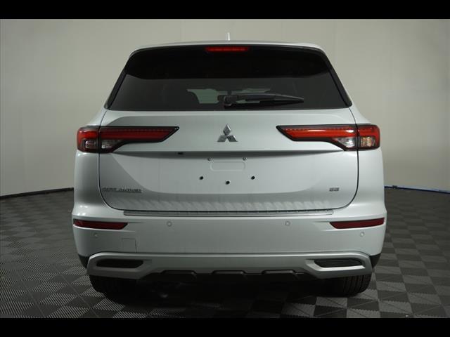 new 2024 Mitsubishi Outlander car, priced at $28,325