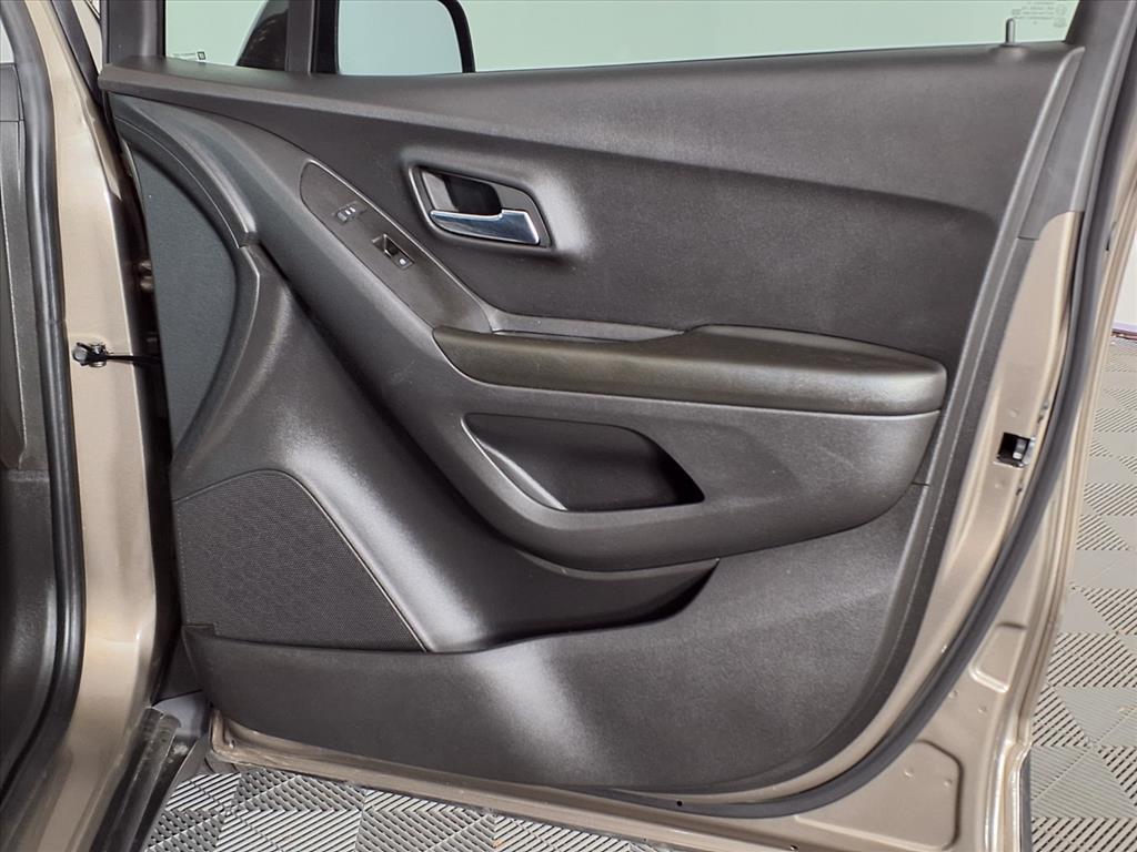 used 2022 Chevrolet Trax car, priced at $16,933