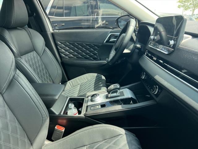 used 2023 Mitsubishi Outlander car, priced at $28,998