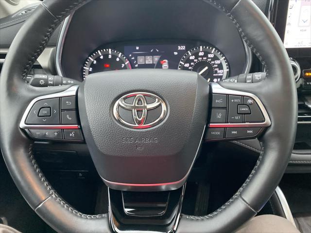 used 2021 Toyota Highlander car, priced at $34,888