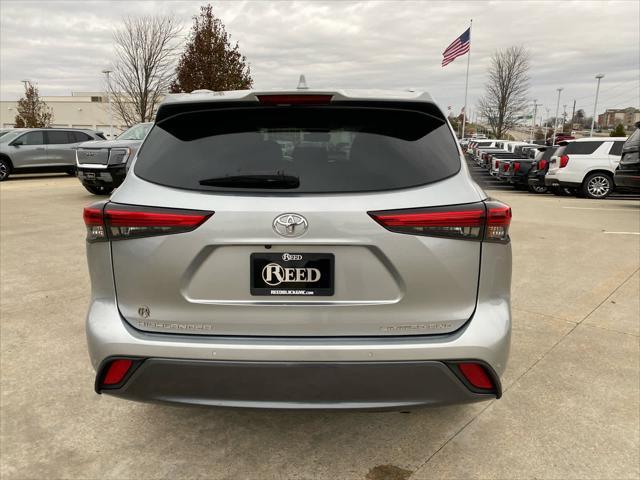 used 2021 Toyota Highlander car, priced at $34,888