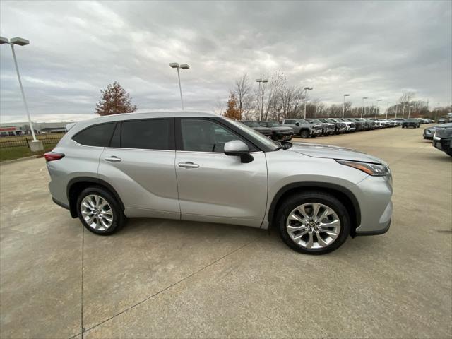 used 2021 Toyota Highlander car, priced at $34,888