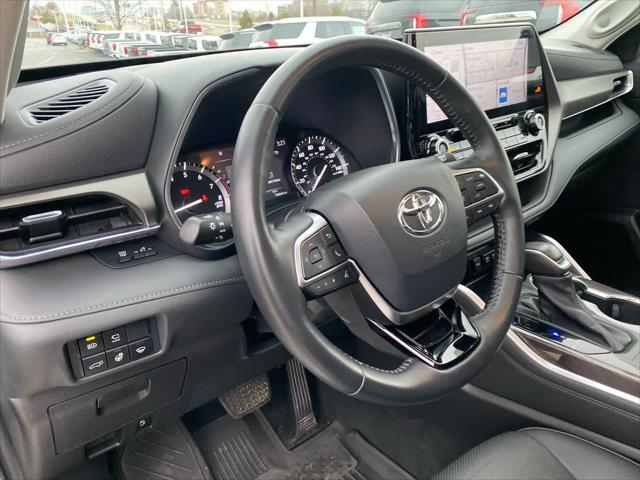 used 2021 Toyota Highlander car, priced at $34,888