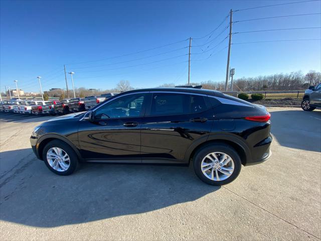 new 2025 Buick Envista car, priced at $26,080