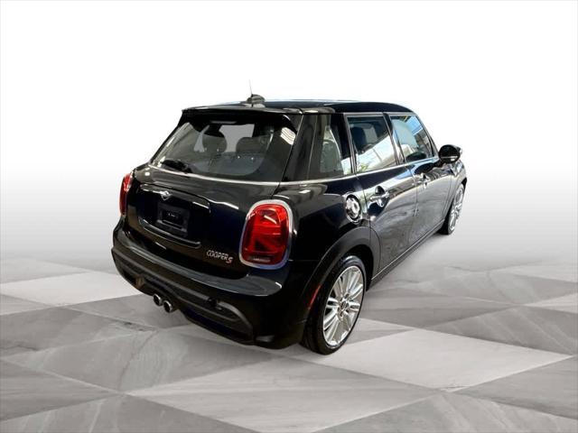 used 2024 MINI Hardtop car, priced at $22,133
