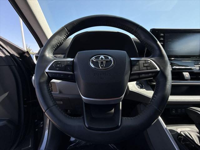 used 2022 Toyota Highlander car, priced at $30,785