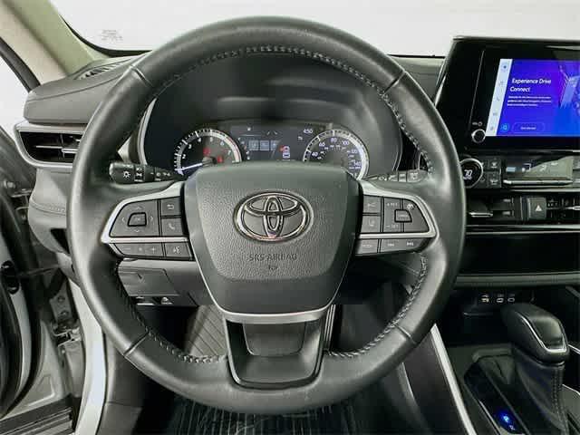 used 2023 Toyota Highlander car, priced at $31,644