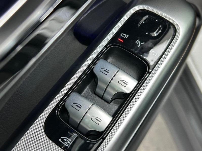 new 2025 Mercedes-Benz GLC 300 car, priced at $66,395