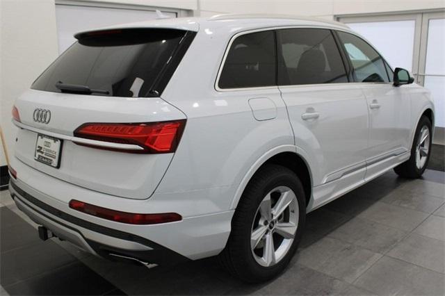 new 2025 Audi Q7 car, priced at $69,700