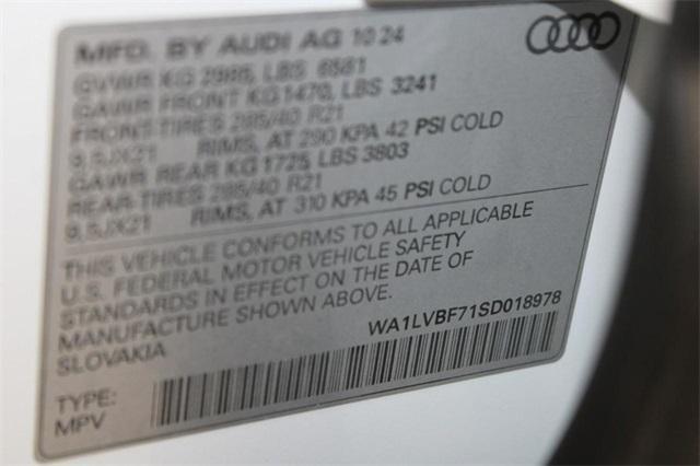 new 2025 Audi Q7 car, priced at $77,880