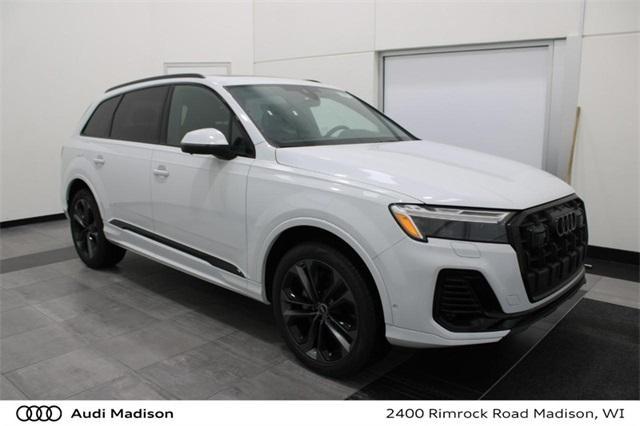 new 2025 Audi Q7 car, priced at $77,880