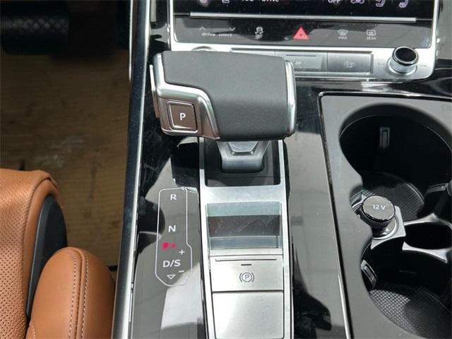 new 2025 Audi Q7 car, priced at $88,970