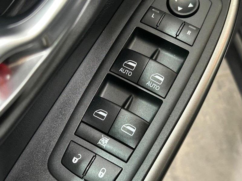 used 2020 Jeep Cherokee car, priced at $18,664