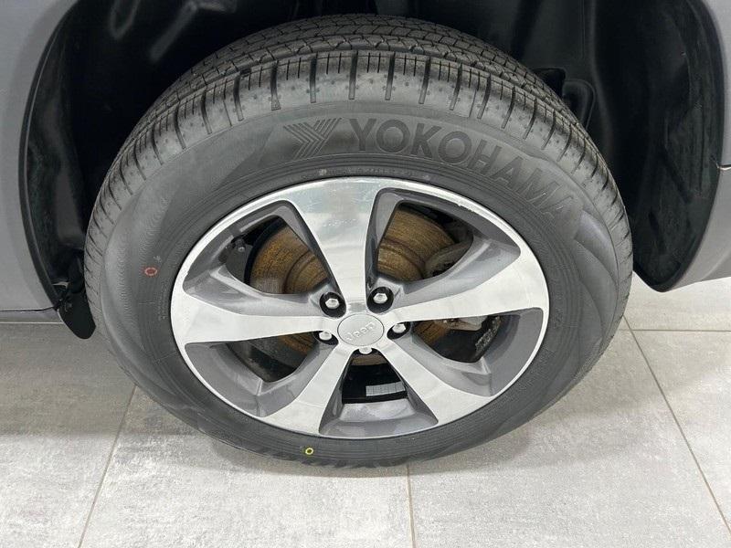 used 2020 Jeep Cherokee car, priced at $18,664