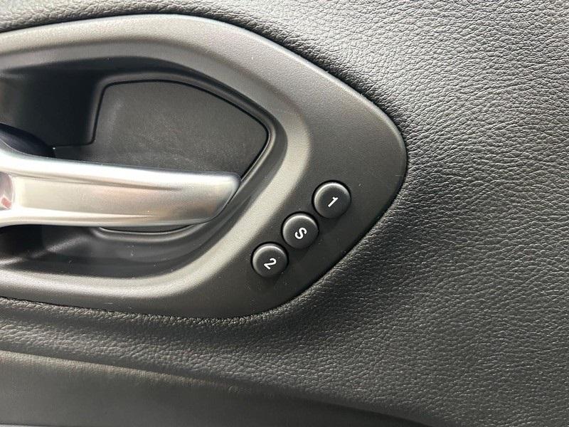used 2020 Jeep Cherokee car, priced at $18,664