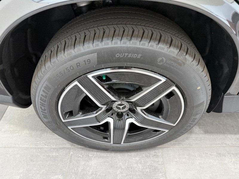 new 2025 Mercedes-Benz GLC 300 car, priced at $63,690