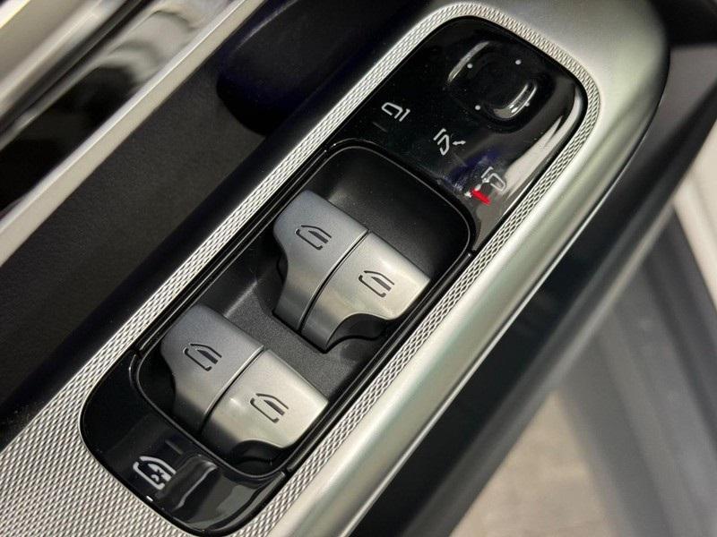 new 2025 Mercedes-Benz GLC 300 car, priced at $69,985