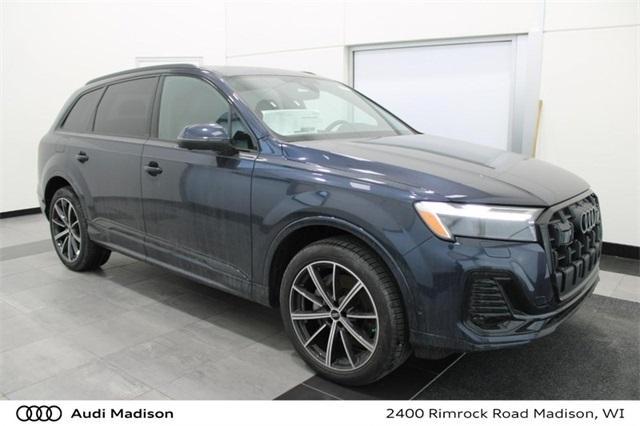 new 2025 Audi Q7 car, priced at $72,595